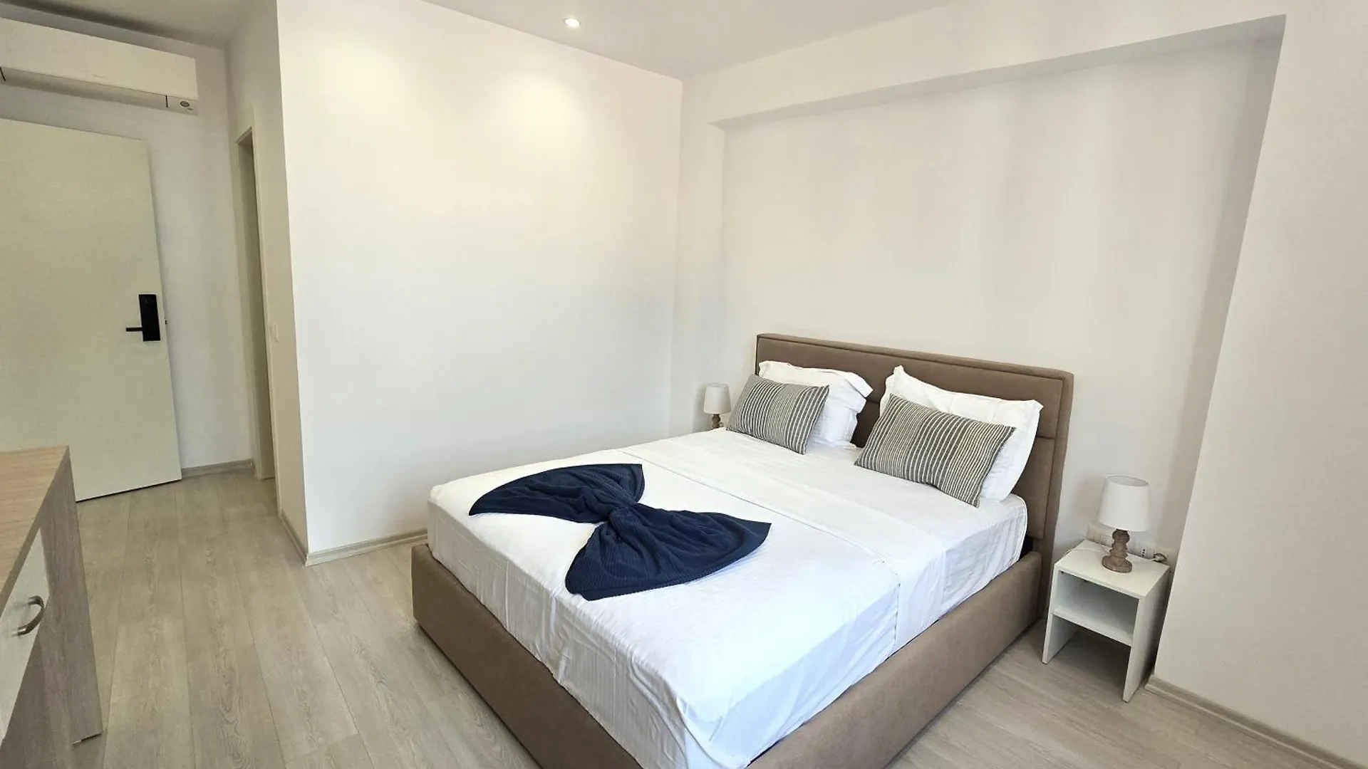 Hotel Veizi Himare Albania