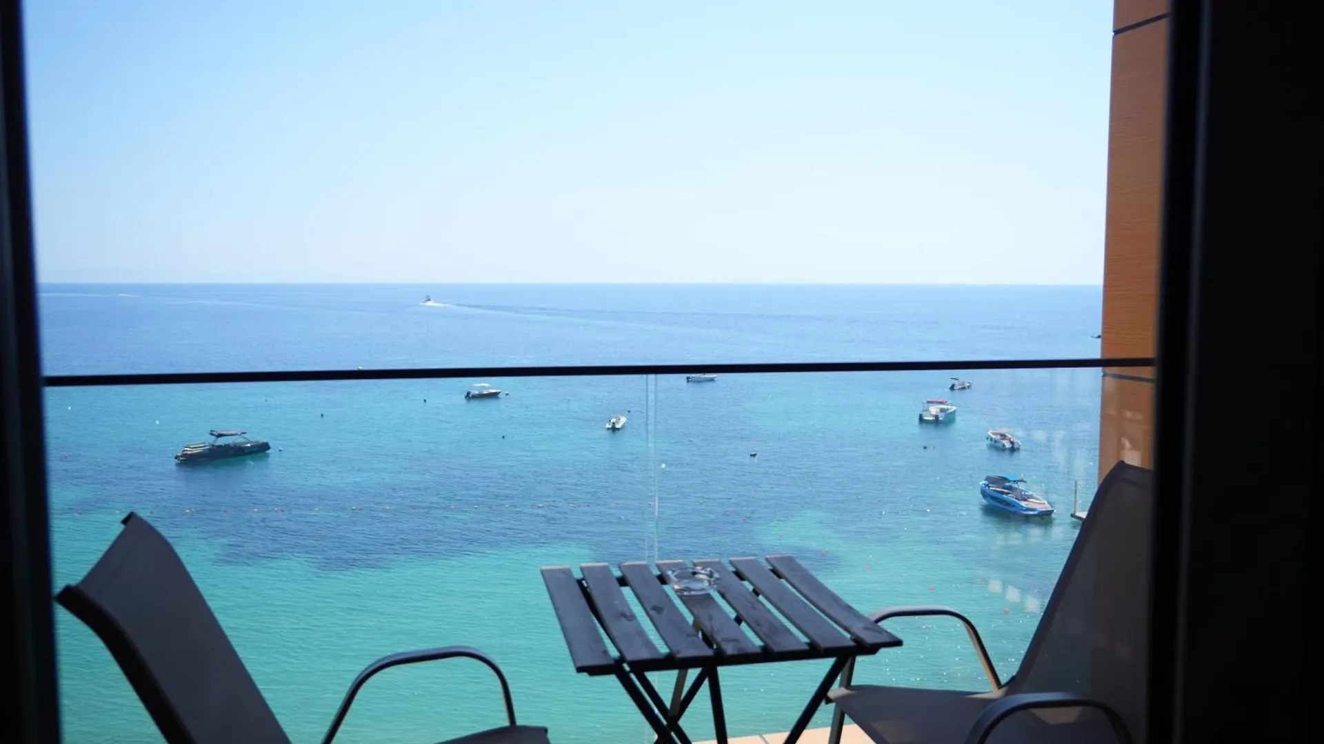 Hotel Veizi Himare Albânia