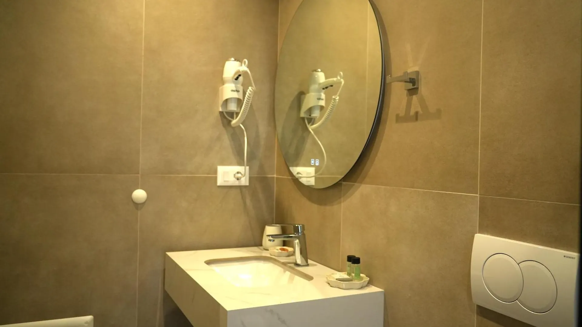 Hotel Veizi Himare