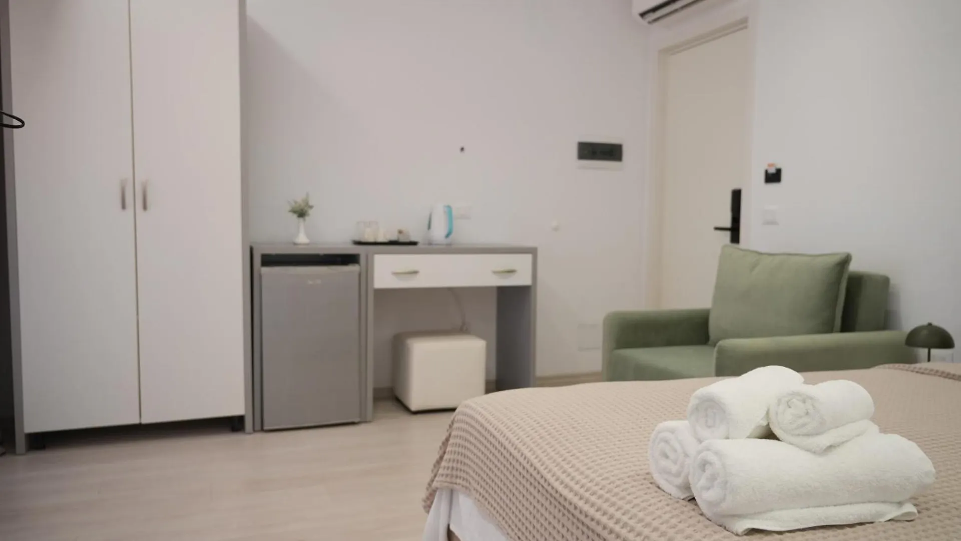 Hotel Veizi Himare 0*,  Albania