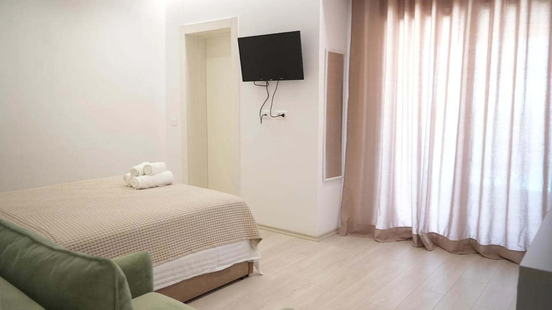 Hotel Veizi Himare Albânia