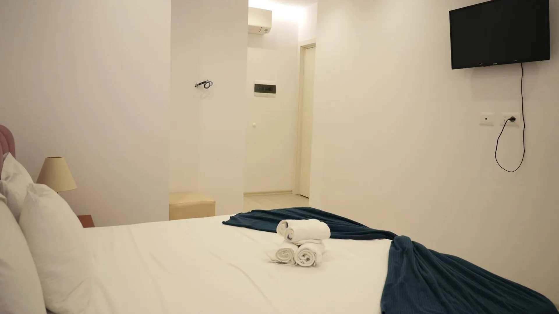 Hotel Veizi Himare Albania